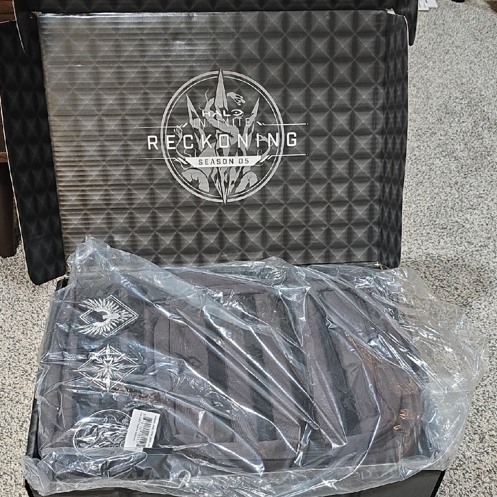 Halo Black and Gray Kids Toy Set